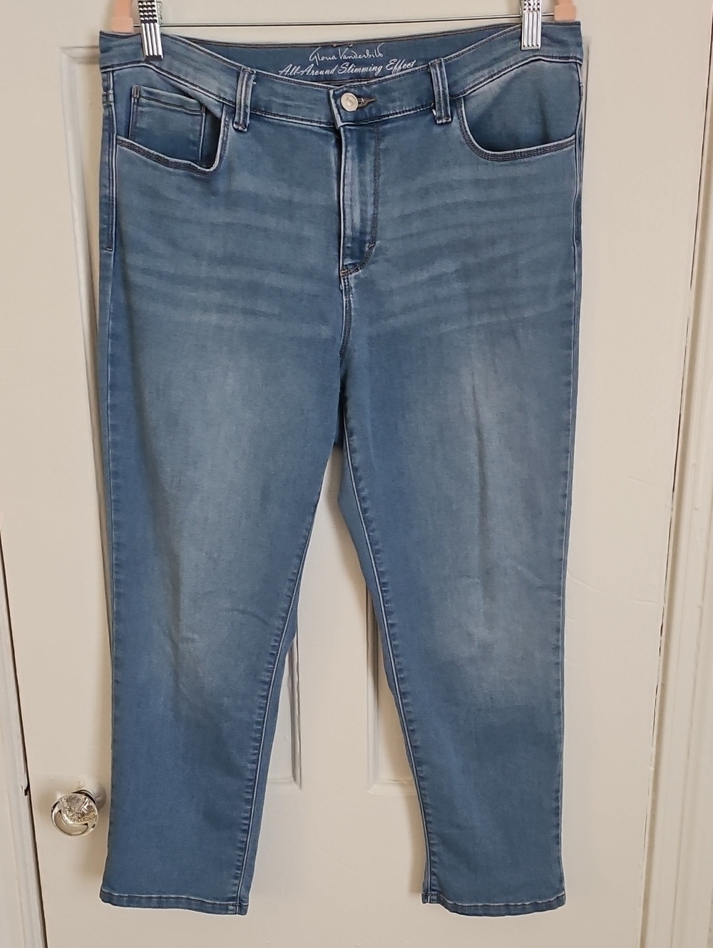 Gloria Vanderbilt Faded Light Blue Ankle Slim Jeans - 12p